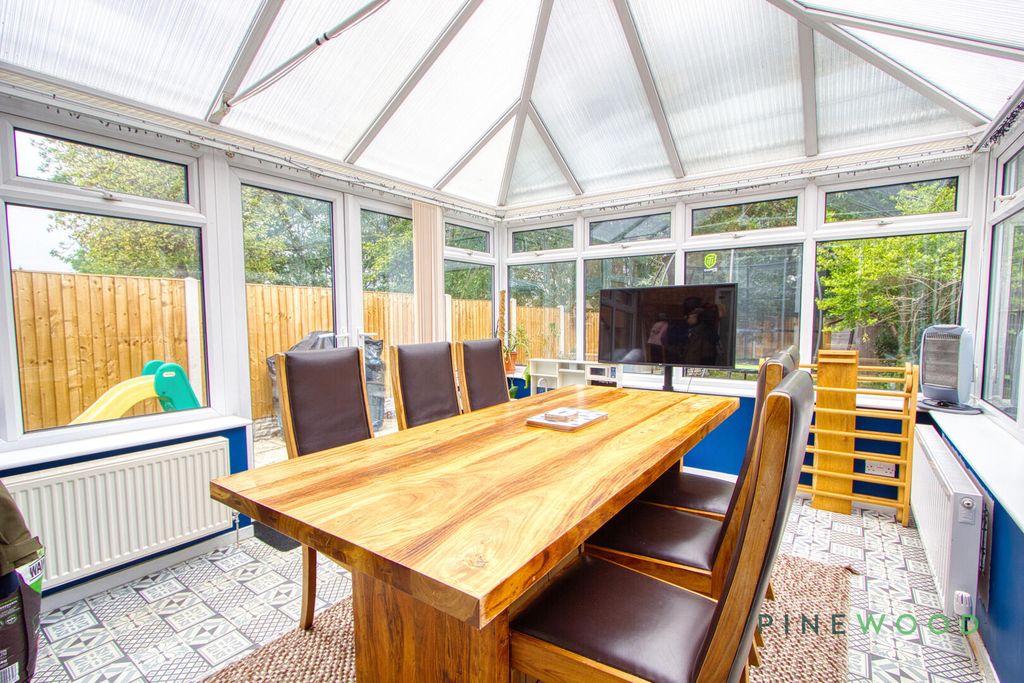 Property photo 3 of 30 Conservatory