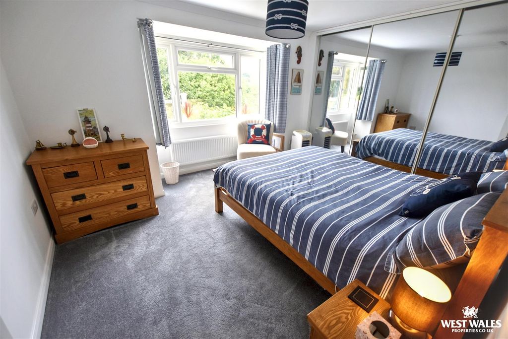 Property photo 3 of 33 16 (8).Jpg