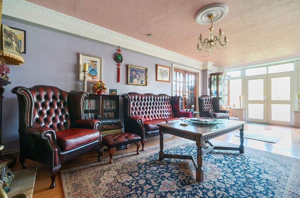 Property photo 3 of 17