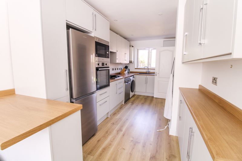 Property photo 3 of 15 Kitchen Area