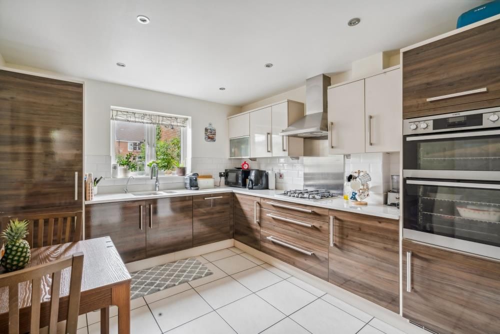 Property photo 2 of 15 Kitchen Breakfast Room