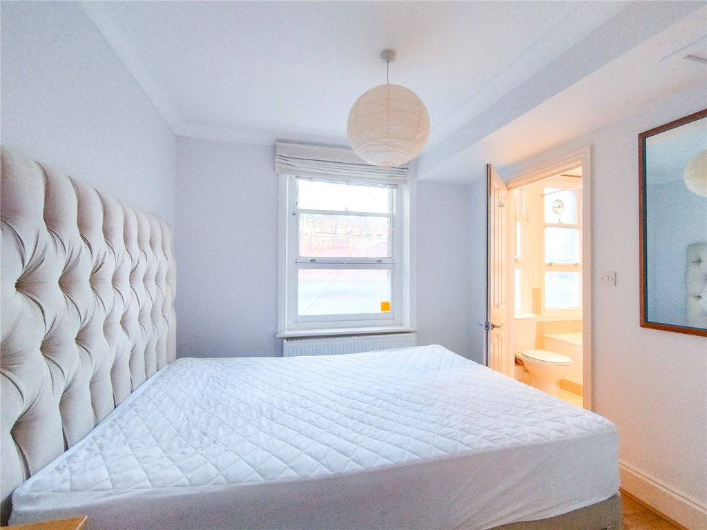 Property photo 3 of 6 Picture No. 24