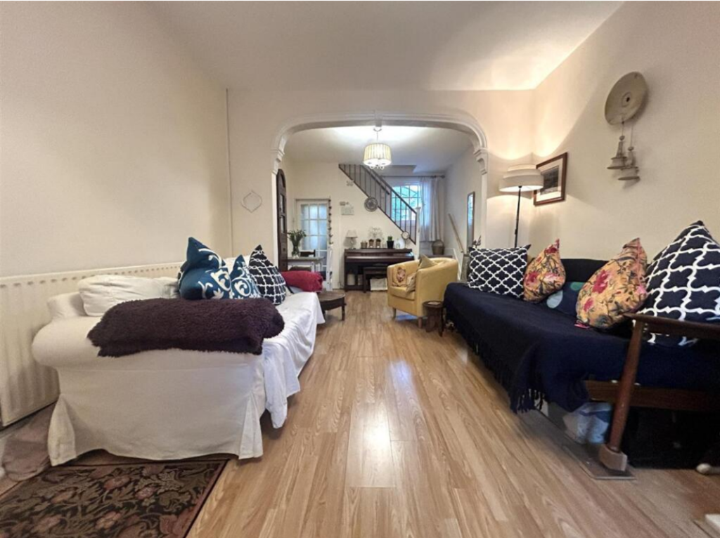 Property photo 3 of 13