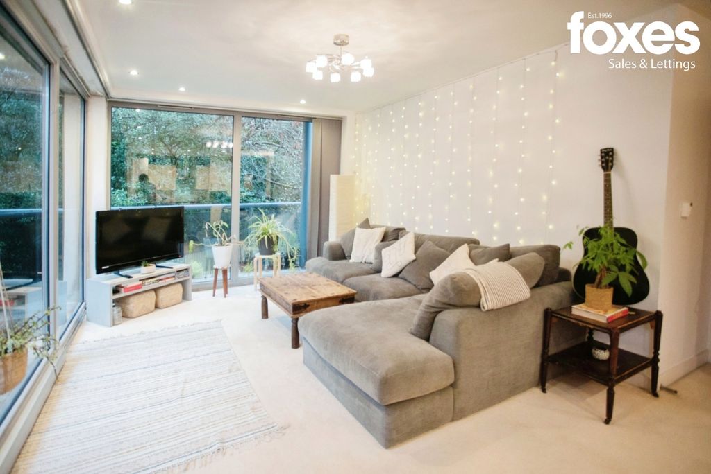 Property photo 2 of 14 3504792