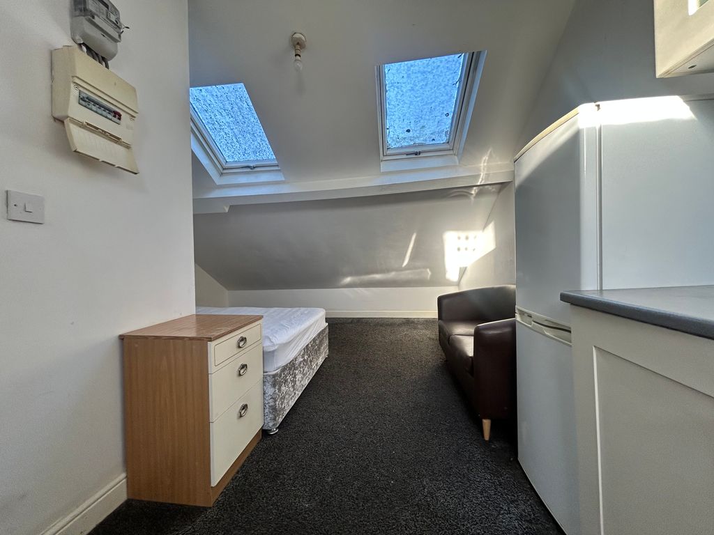 Property photo 2 of 8 Image