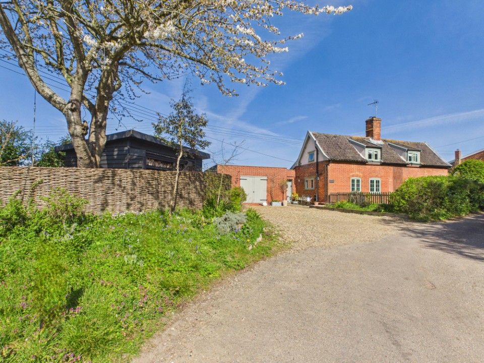 Property photo 1 of 32