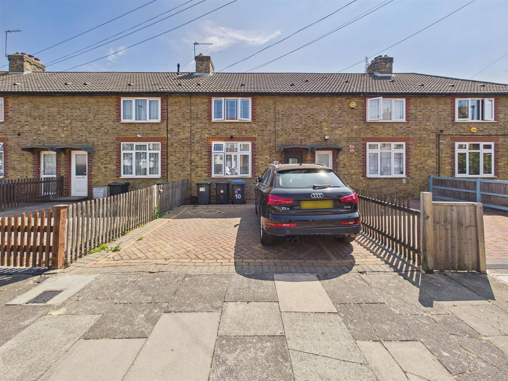 Property photo 1 of 17 Cam01358G0-Pr0256-Still032.Jpg