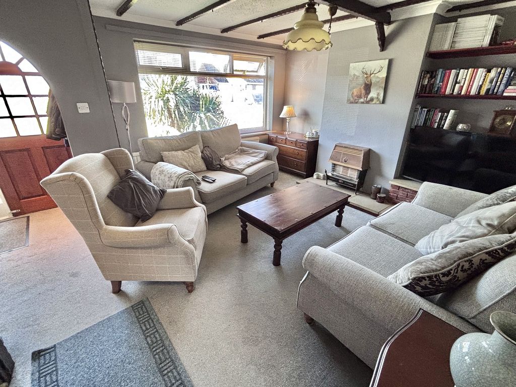 Property photo 3 of 10 Lounge