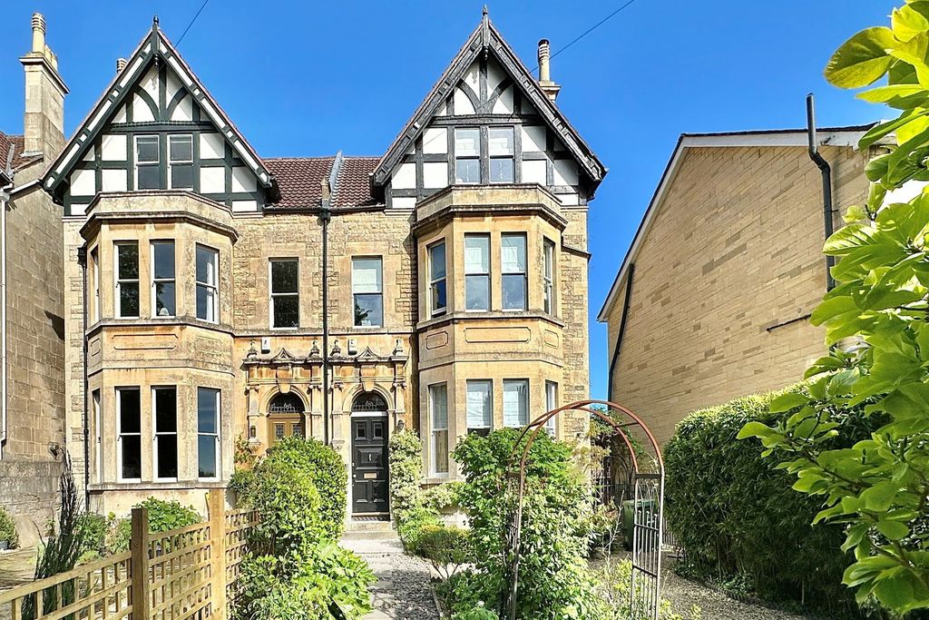 Property photo 1 of 26