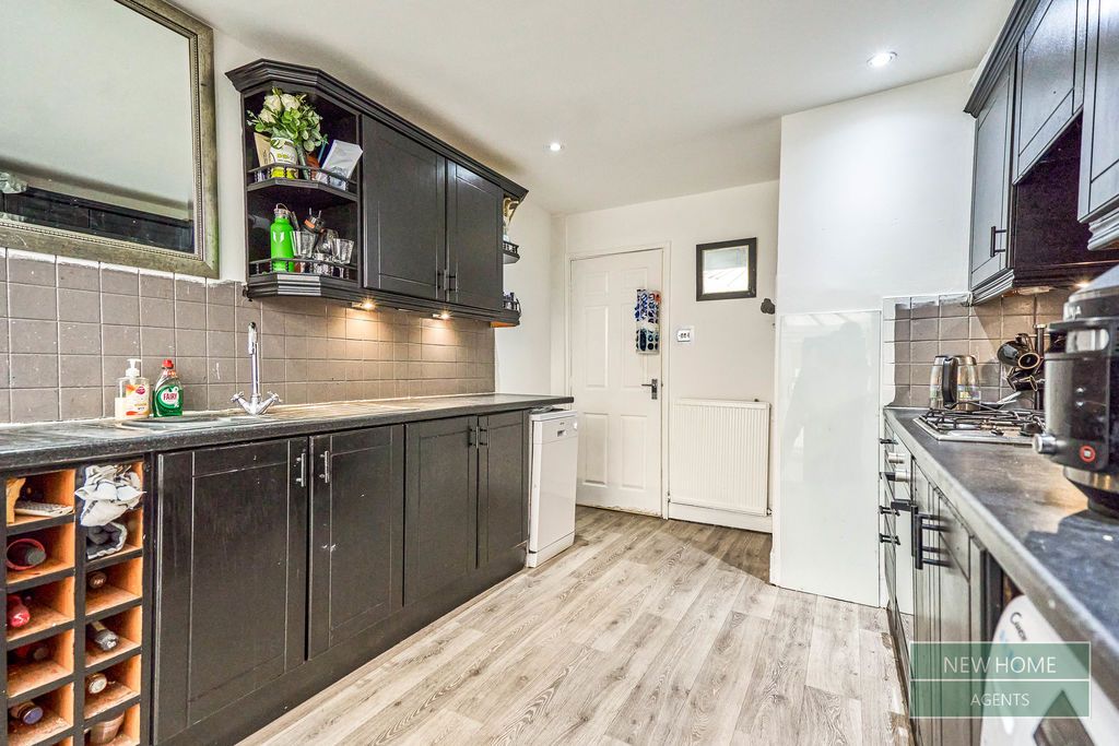 Property photo 3 of 19 Photo 17