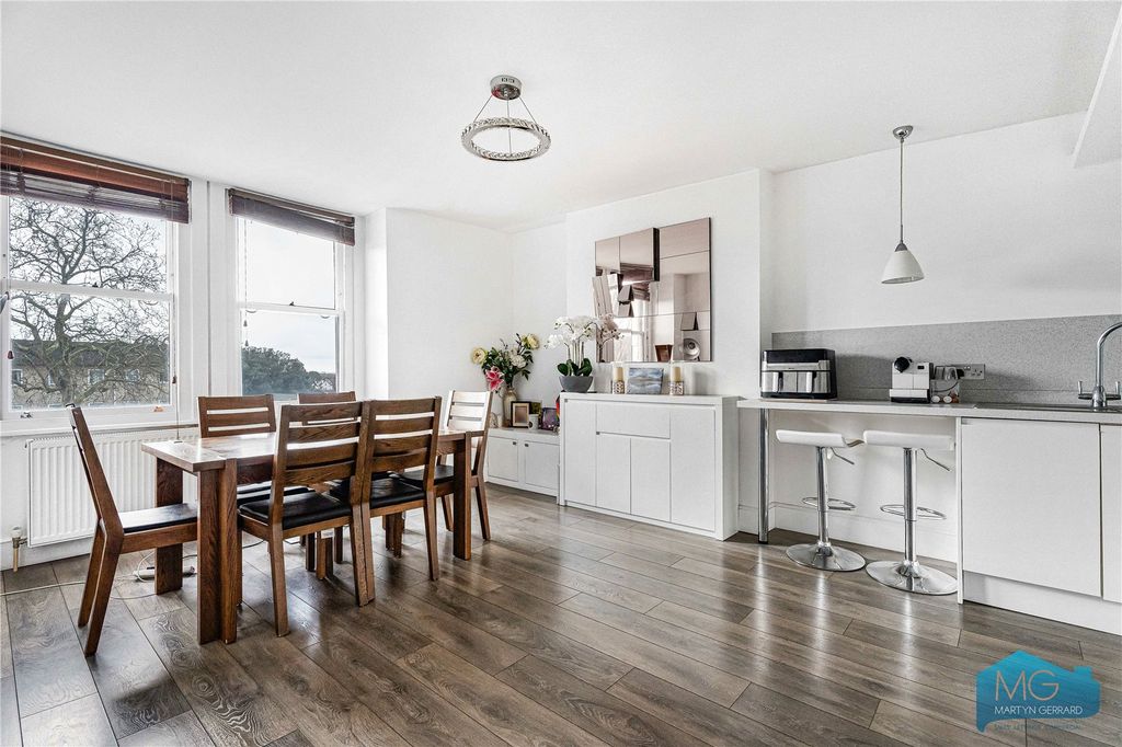 Property photo 2 of 14 Picture No. 17