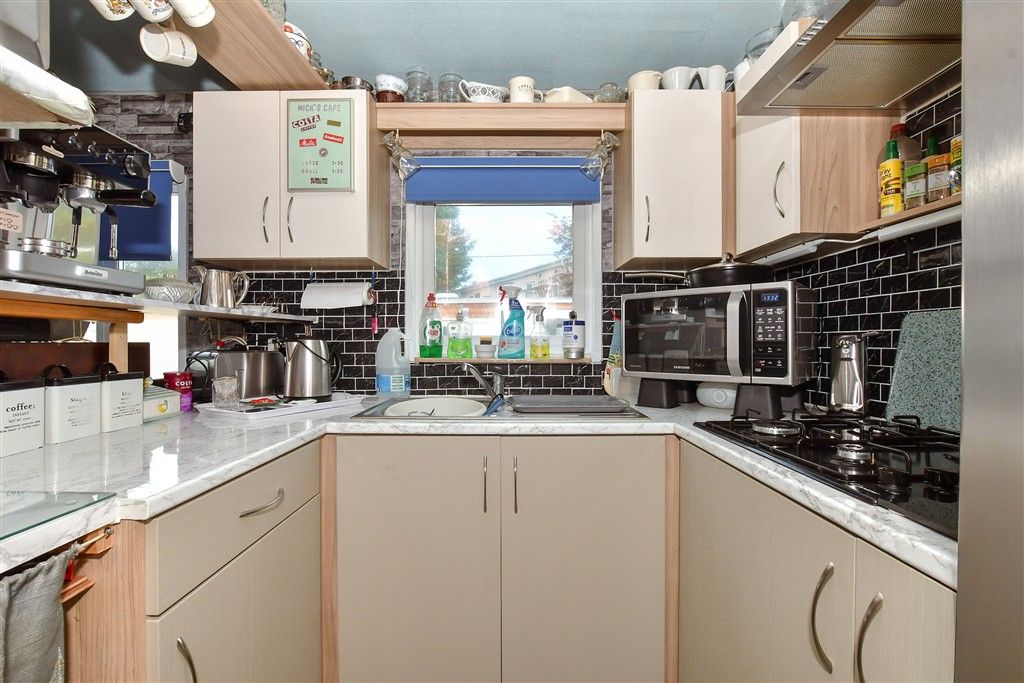 Property photo 3 of 8 Kitchen