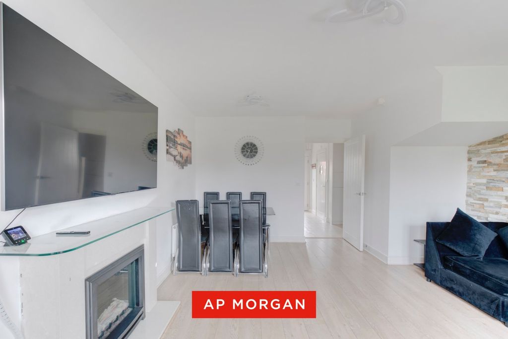 Property photo 2 of 24 Picture No. 21