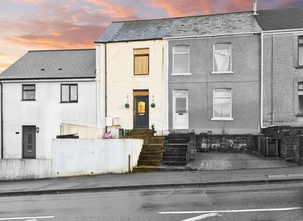 Property photo 2 of 18 4794023