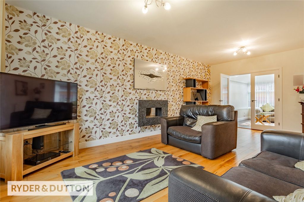 Property photo 2 of 28 Picture No. 12