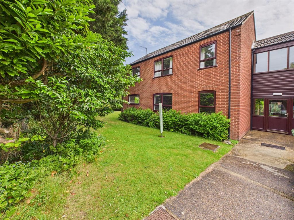 Property photo 1 of 37 Cam04116G0-Pr0205-Still029.Jpg