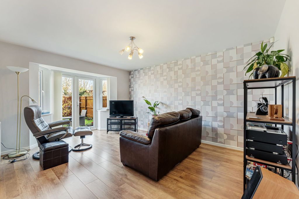 Property photo 2 of 26