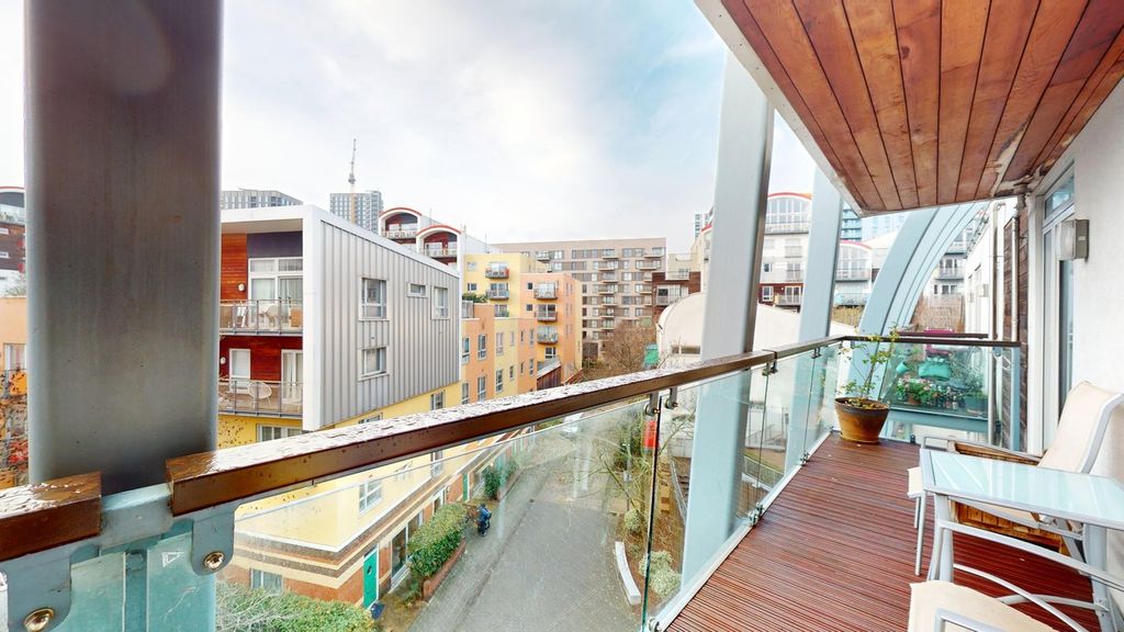 Property photo 2 of 11