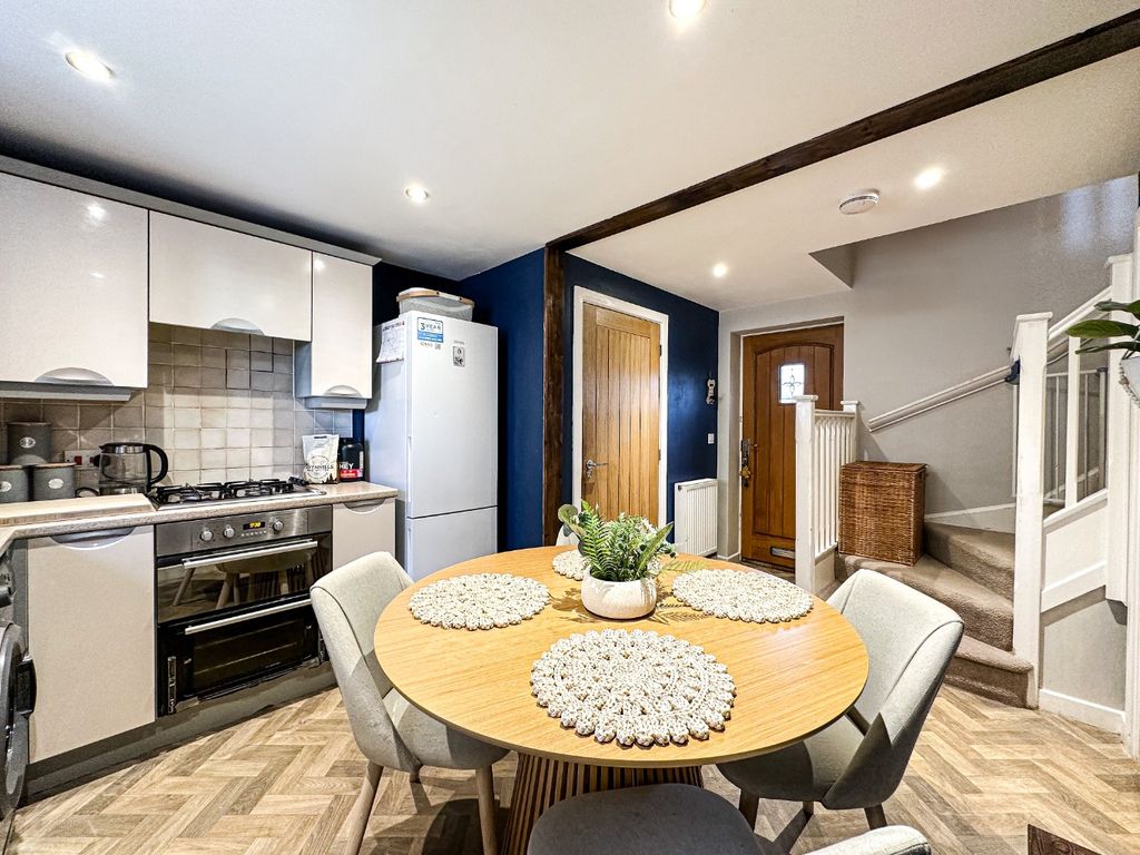 Property photo 3 of 17 4884316