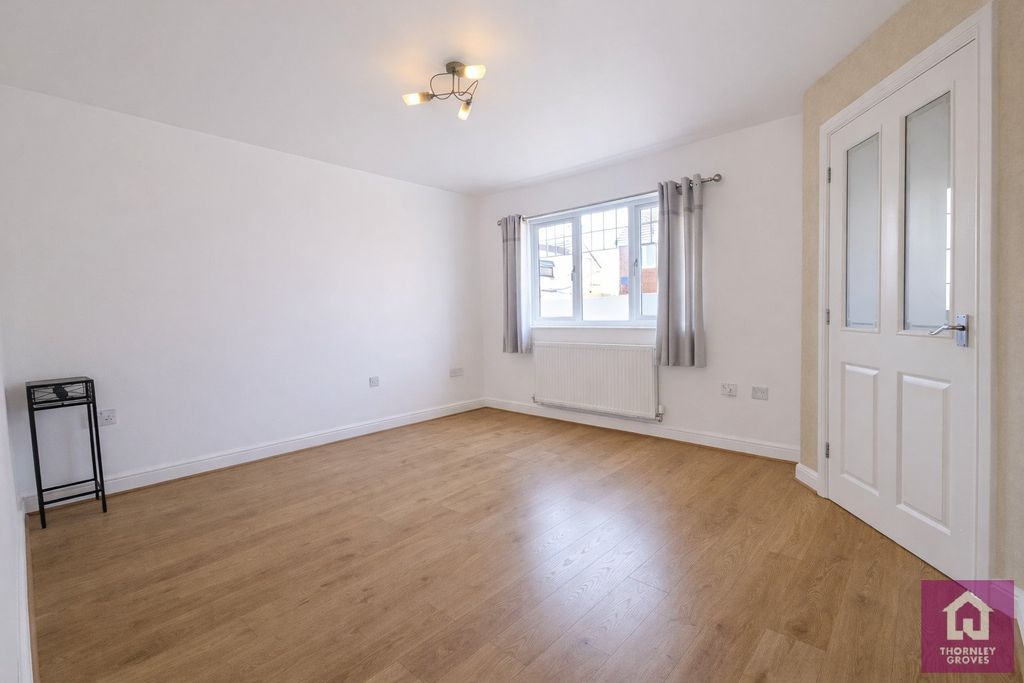 Property photo 2 of 13 Picture No. 28