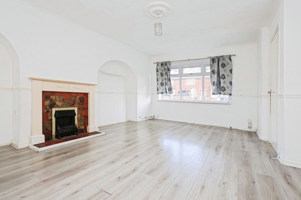 Property photo 2 of 17 Photo