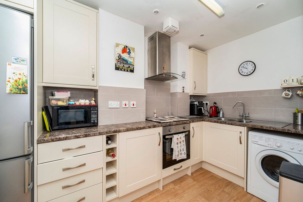 Property photo 3 of 10 Pbox-Img.Jpg