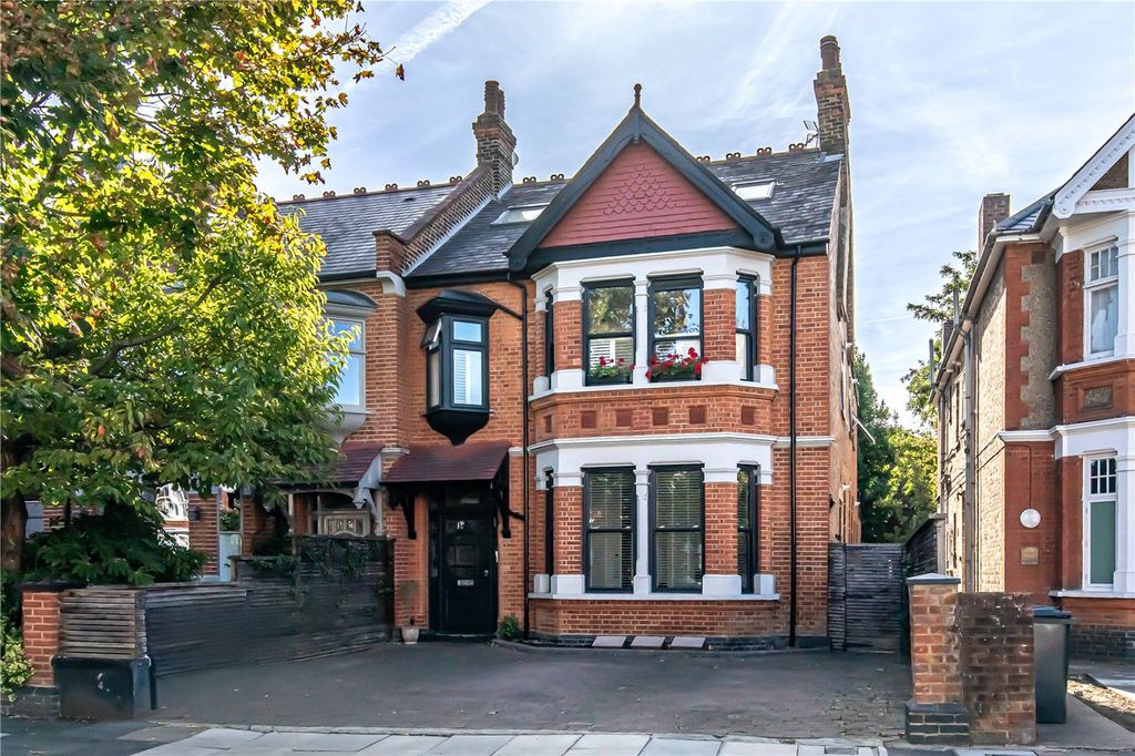 Property photo 1 of 28 Picture No. 14