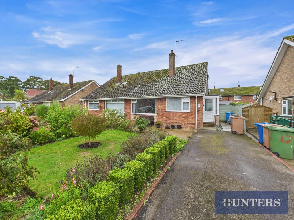 Property photo 1 of 17 Front (Exterior)