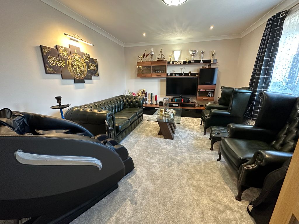 Property photo 2 of 21