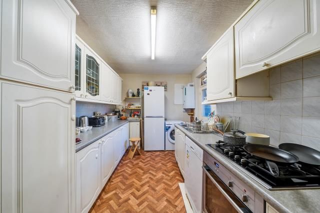 Property photo 3 of 21 Kitchen