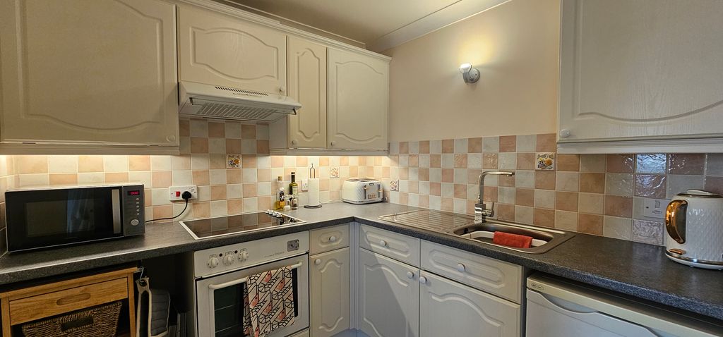 Property photo 3 of 9