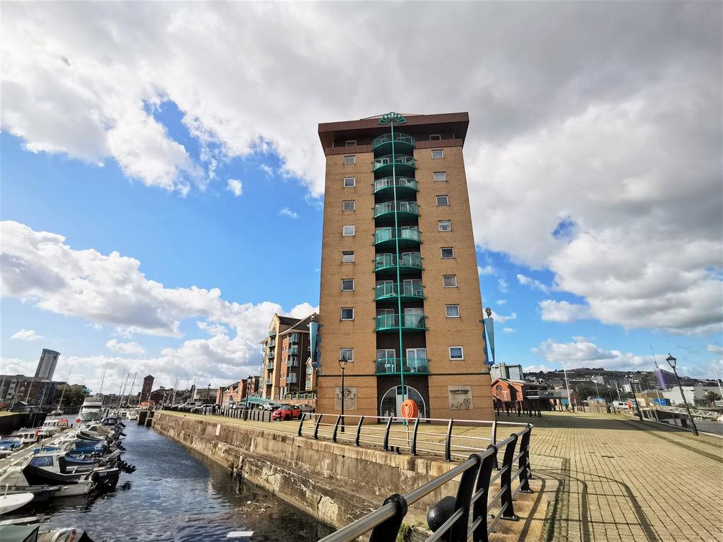 Property photo 1 of 15 Pocketts Wharf Back.Jpg