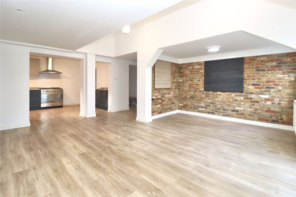 Property photo 3 of 11 Picture No. 04