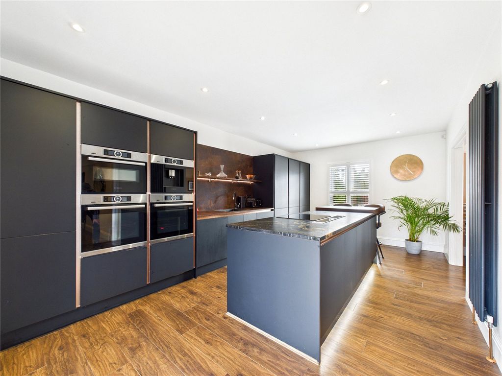 Property photo 1 of 21 Picture No. 37