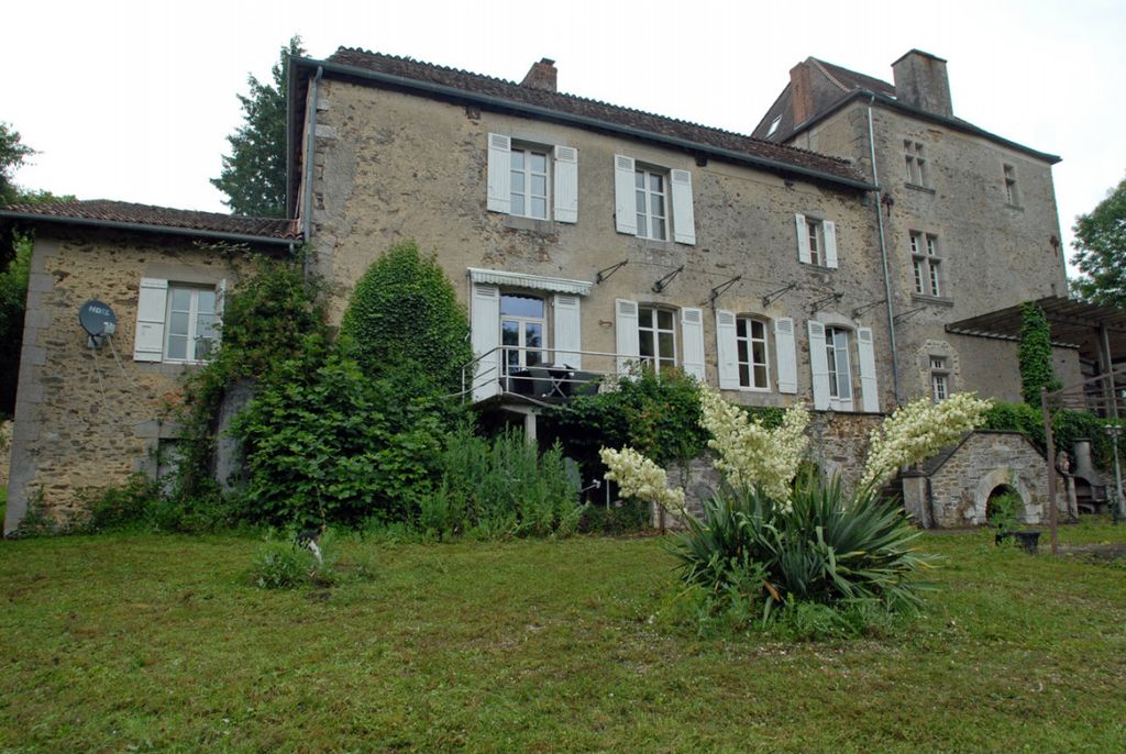 Property photo 3 of 35