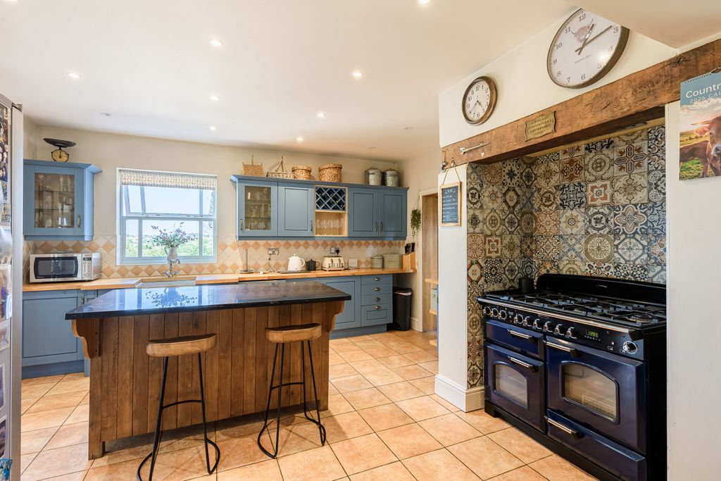 Property photo 3 of 30 Kitchen/Diner