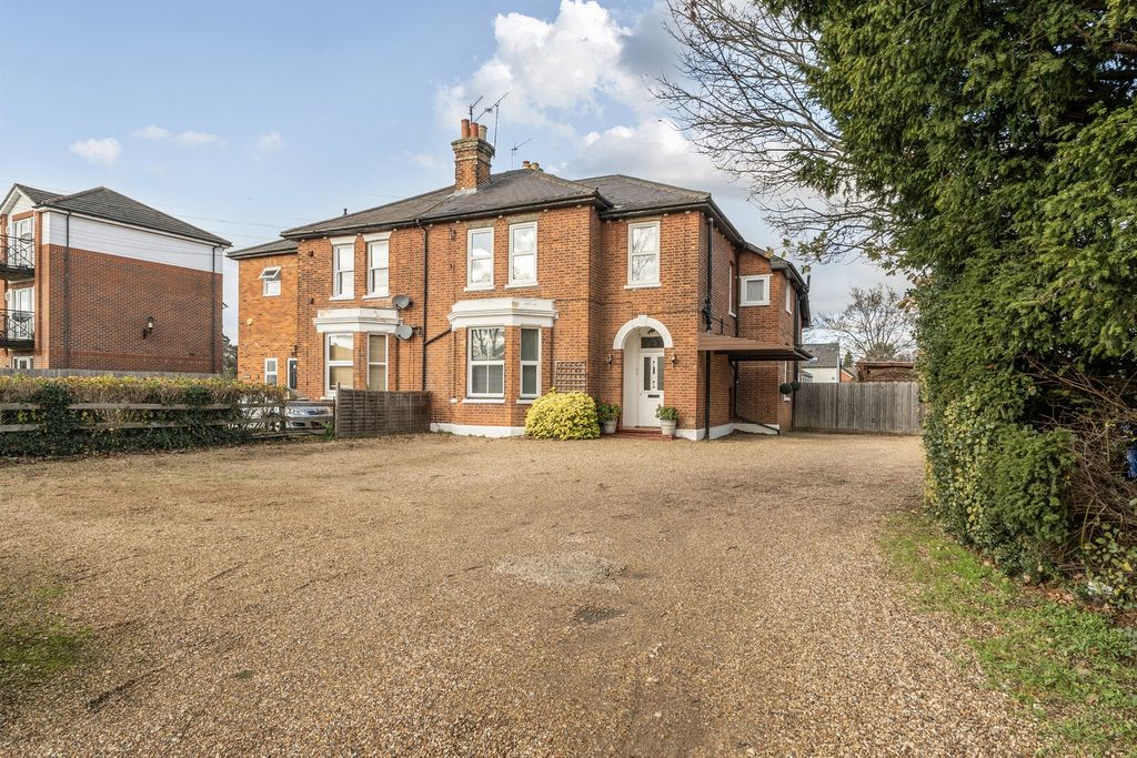 Property photo 1 of 12