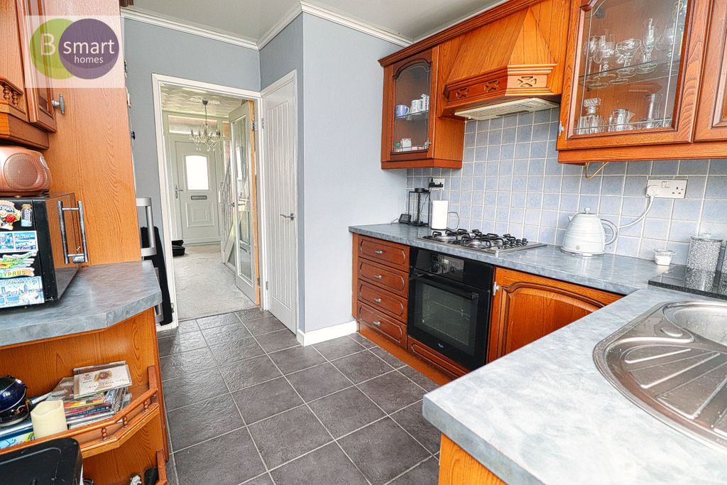 Property photo 3 of 17 Img_3399