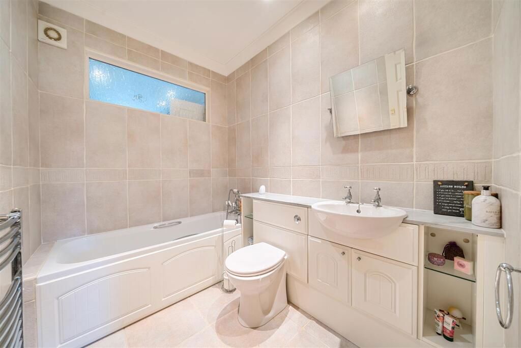 Additional image 15 of 4 bed detached house for salePortchester Road, Fareham PO16