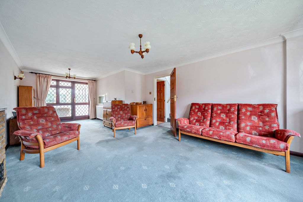 Property photo 2 of 24 1515597-12-6A9Ed2...