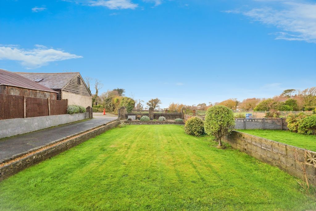 Property photo 2 of 20 Pbox-Img.Jpg