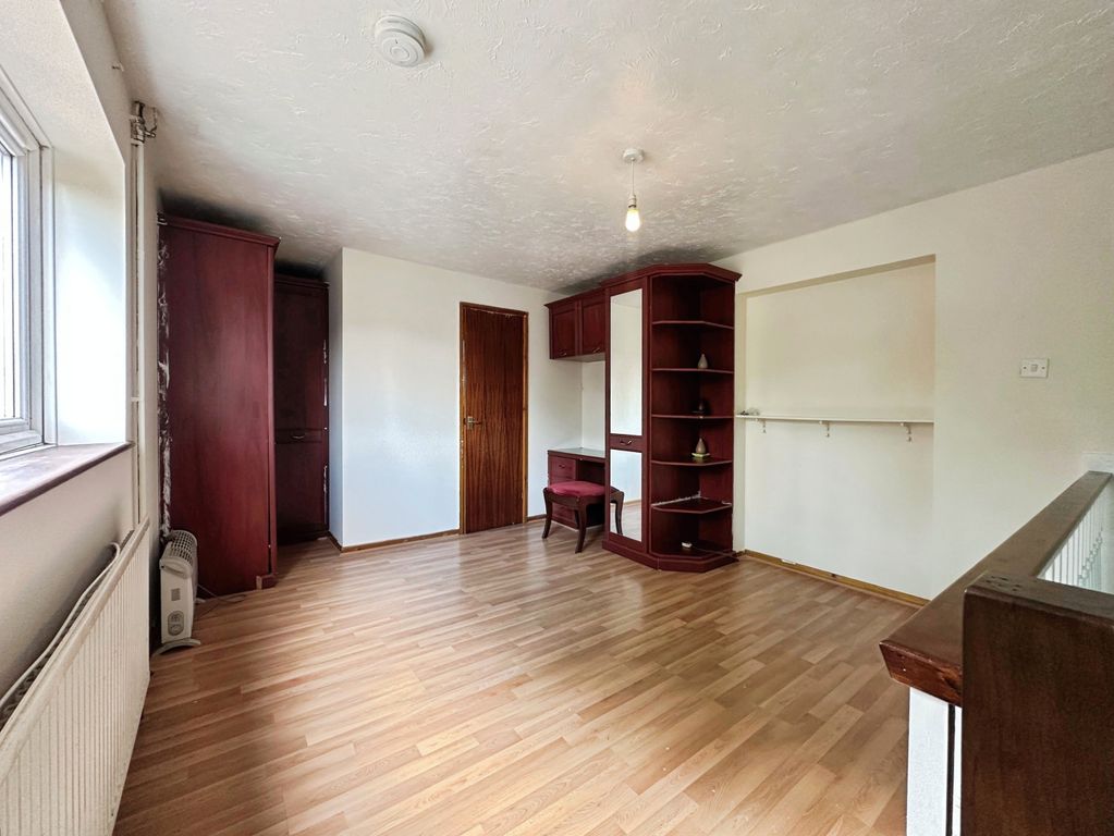 Property photo 3 of 5