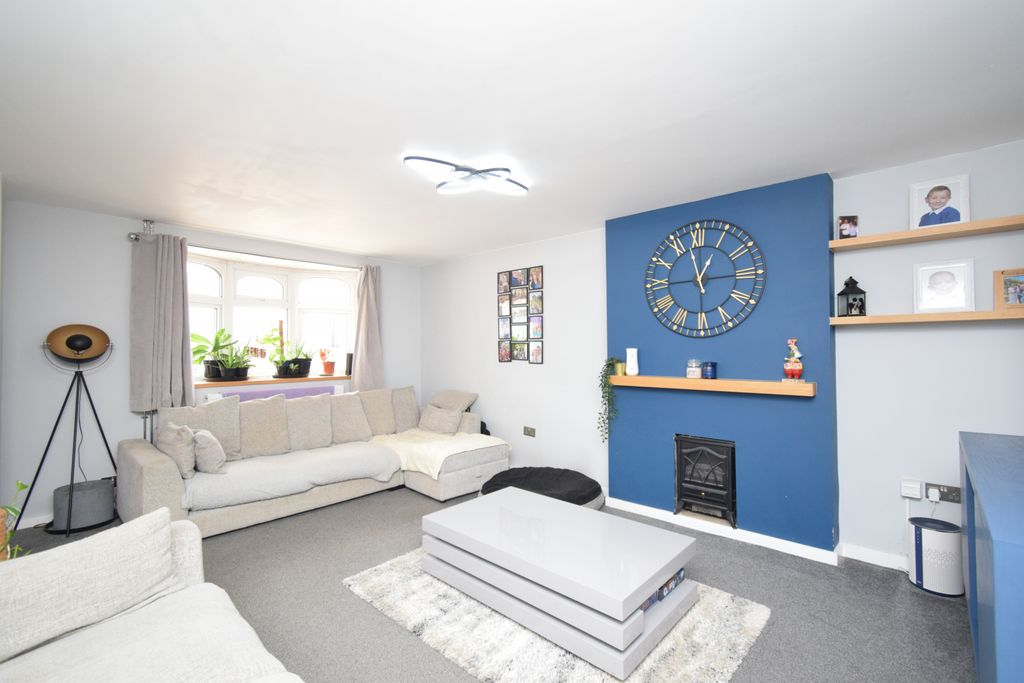 Property photo 2 of 18 Gallery