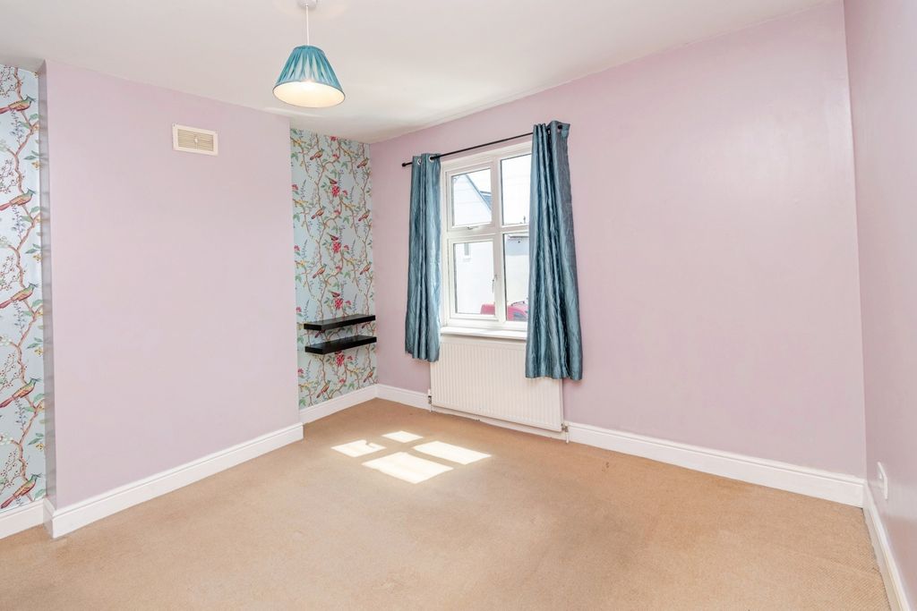 Property photo 3 of 16 Photo