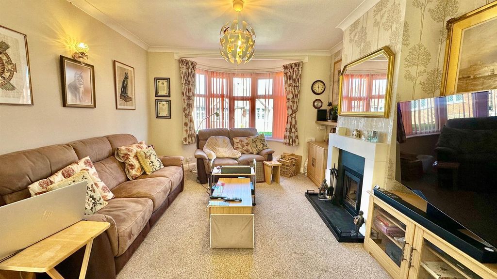 Property photo 2 of 30