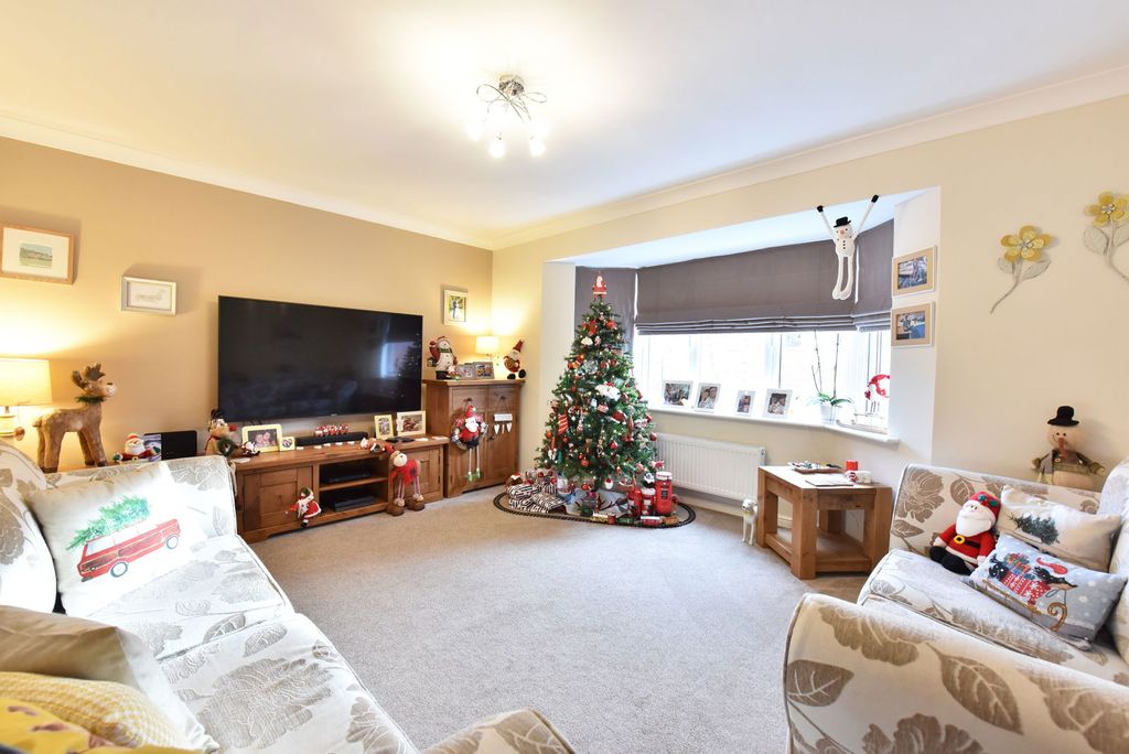 Property photo 2 of 26