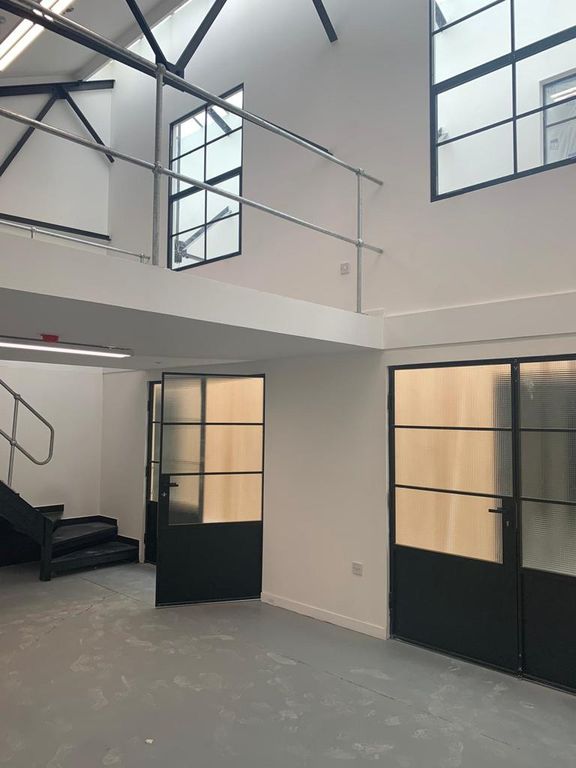 Property photo 2 of 11 Photo 1