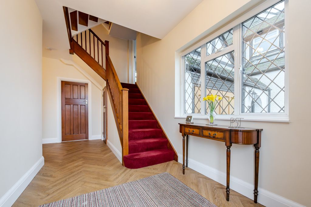 Property photo 2 of 23