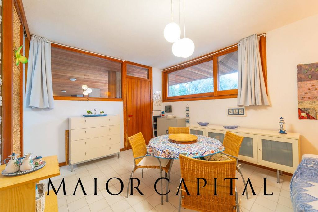 Property photo 2 of 28
