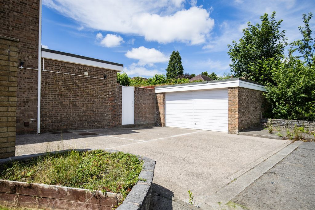 Property photo 3 of 29